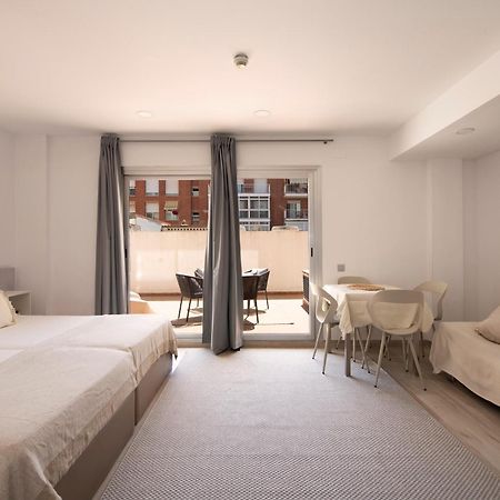 Aparthotel Centric Castelldefels Bagian luar foto